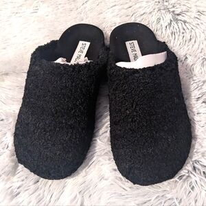 Steve Madden Vessel Plush Clog Slip On's. Size 5M. NWOB